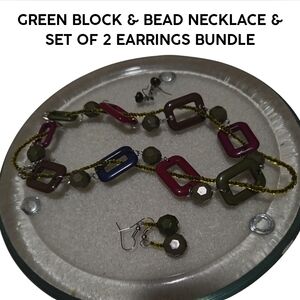 🫟 3/$12 🫟 Green Block and Bead Necklace with Earrings Set